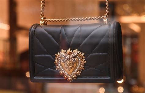 How to tell if a Dolce & Gabbana purse is authentic .